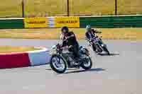 Vintage-motorcycle-club;eventdigitalimages;mallory-park;mallory-park-trackday-photographs;no-limits-trackdays;peter-wileman-photography;trackday-digital-images;trackday-photos;vmcc-festival-1000-bikes-photographs